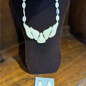 Elegant Cream Necklace and Earring Set